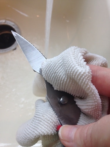 drying scissors to prevent rust