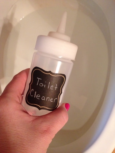 cleaning the toilet with a diy toilet cleaner