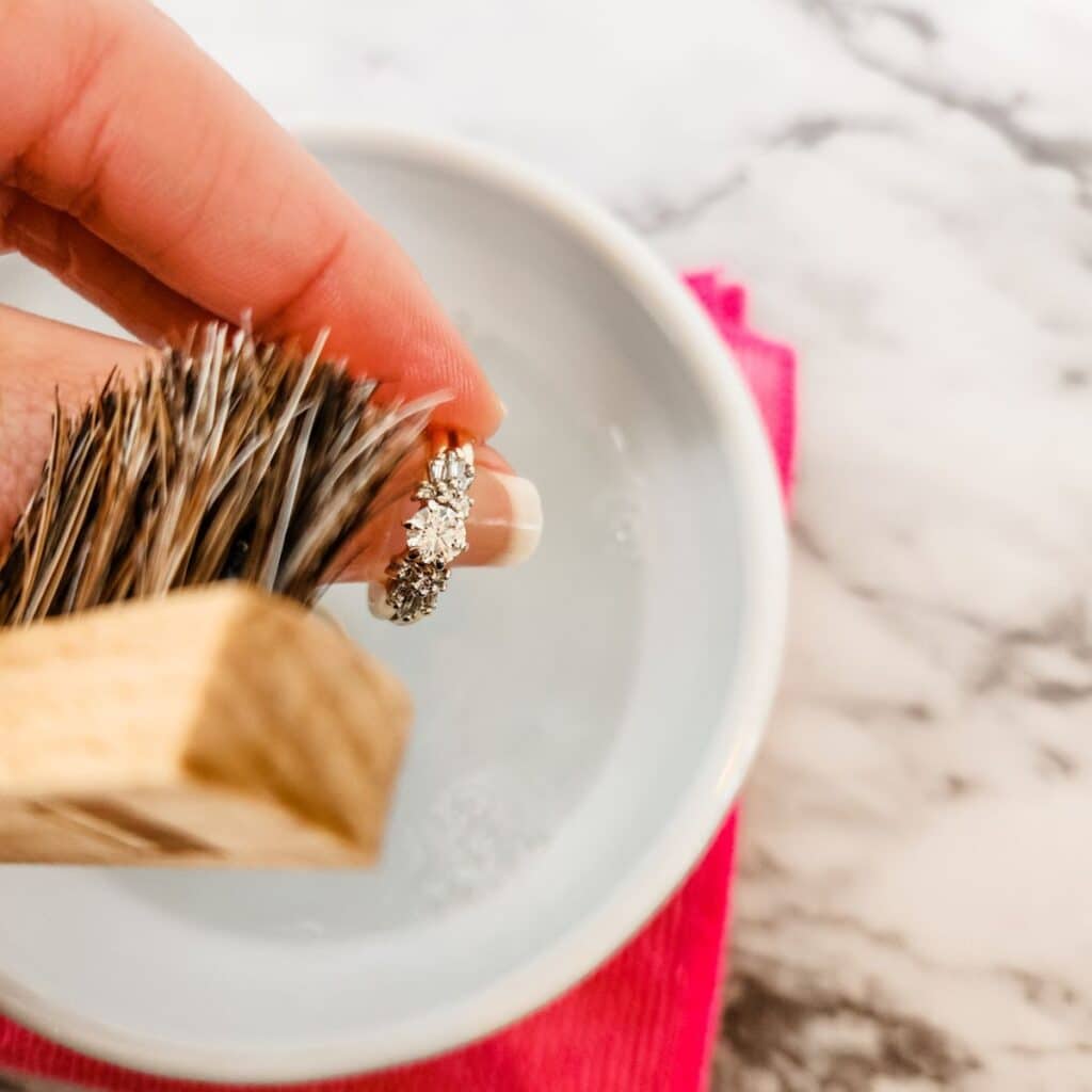 The Best Jewelry Cleaner Brushes That You Can Buy on