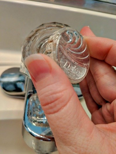 removing end cap from faucet