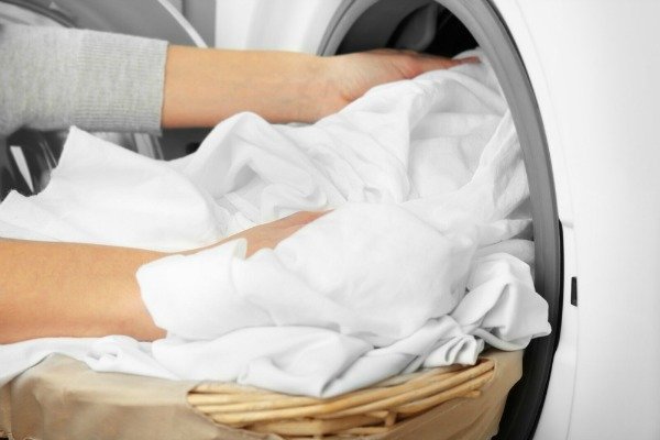 disinfecting laundry with bleach