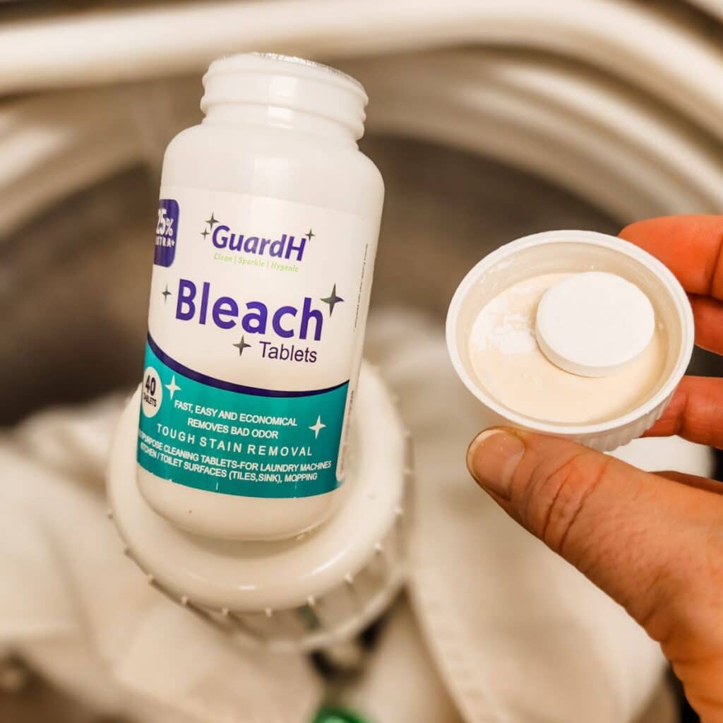 disinfecting laundry with bleach