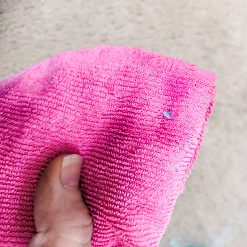 using dish soap to remove mascara stains in carpet