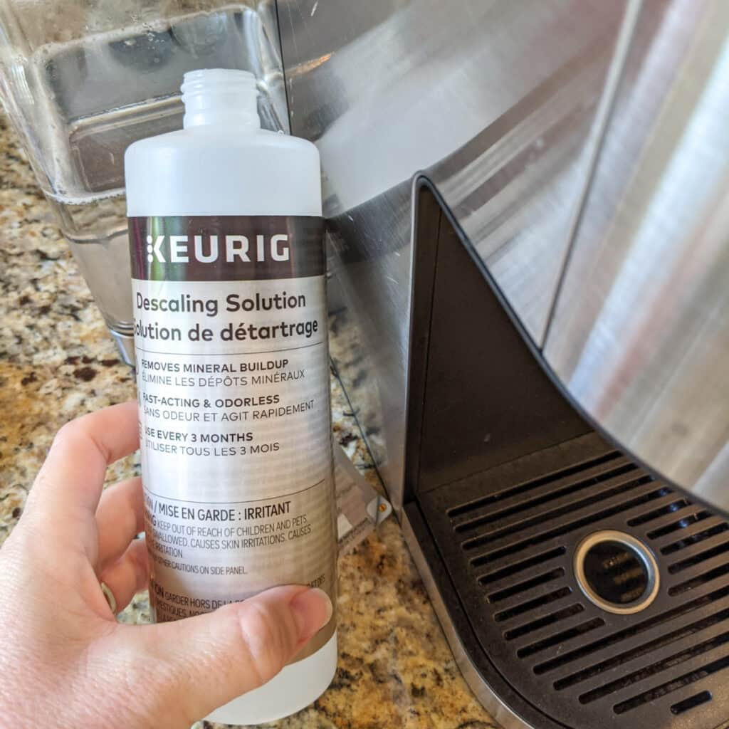 cleaning keurig with descaling solution