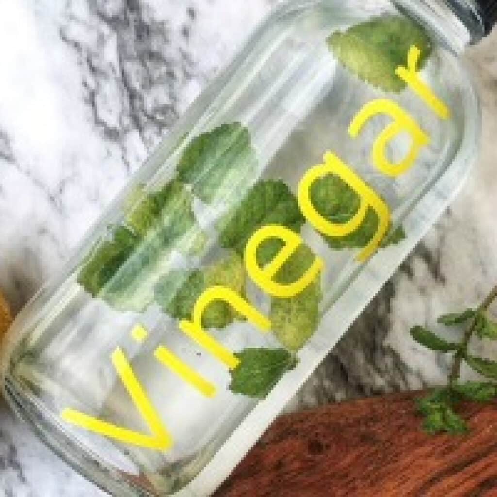 vinegar cleaner for bathroom