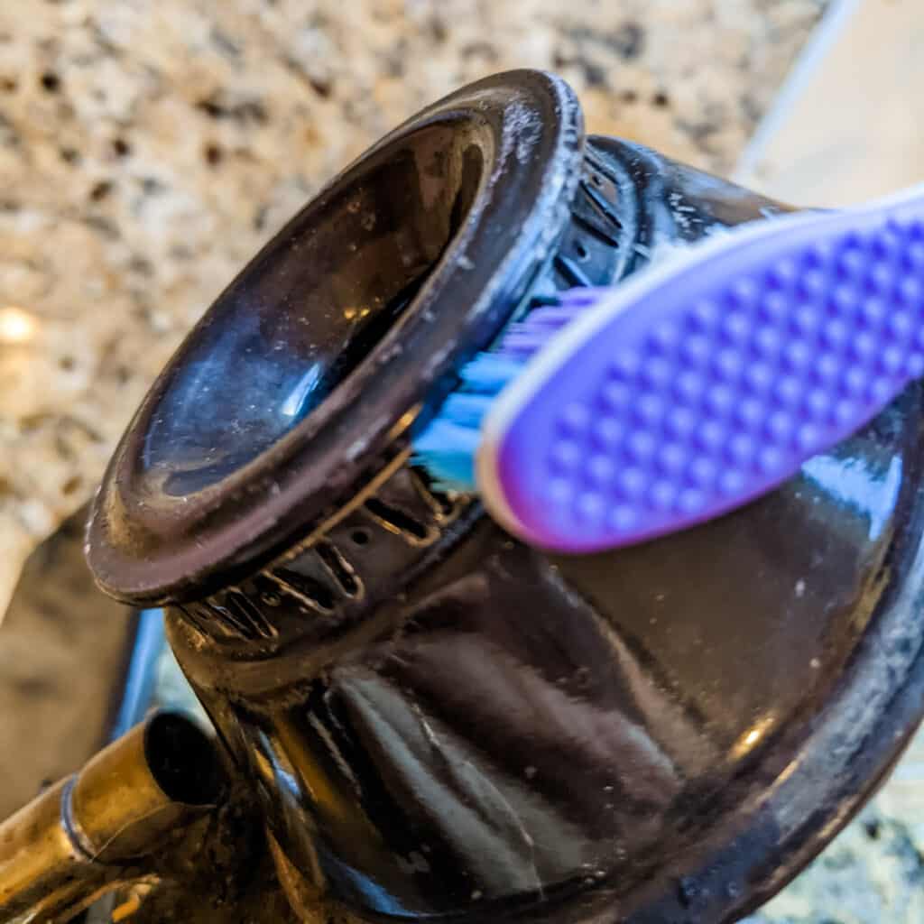 cleaning gas stove burners