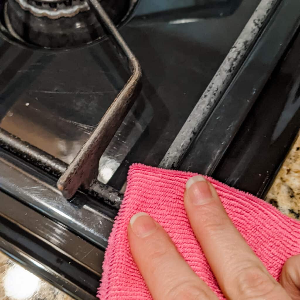cleaning stovetop daily