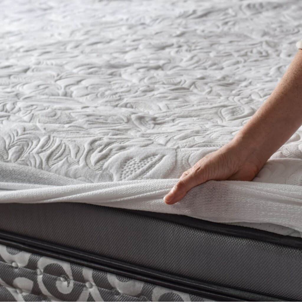 using a mattress pad to protect memory foam mattress